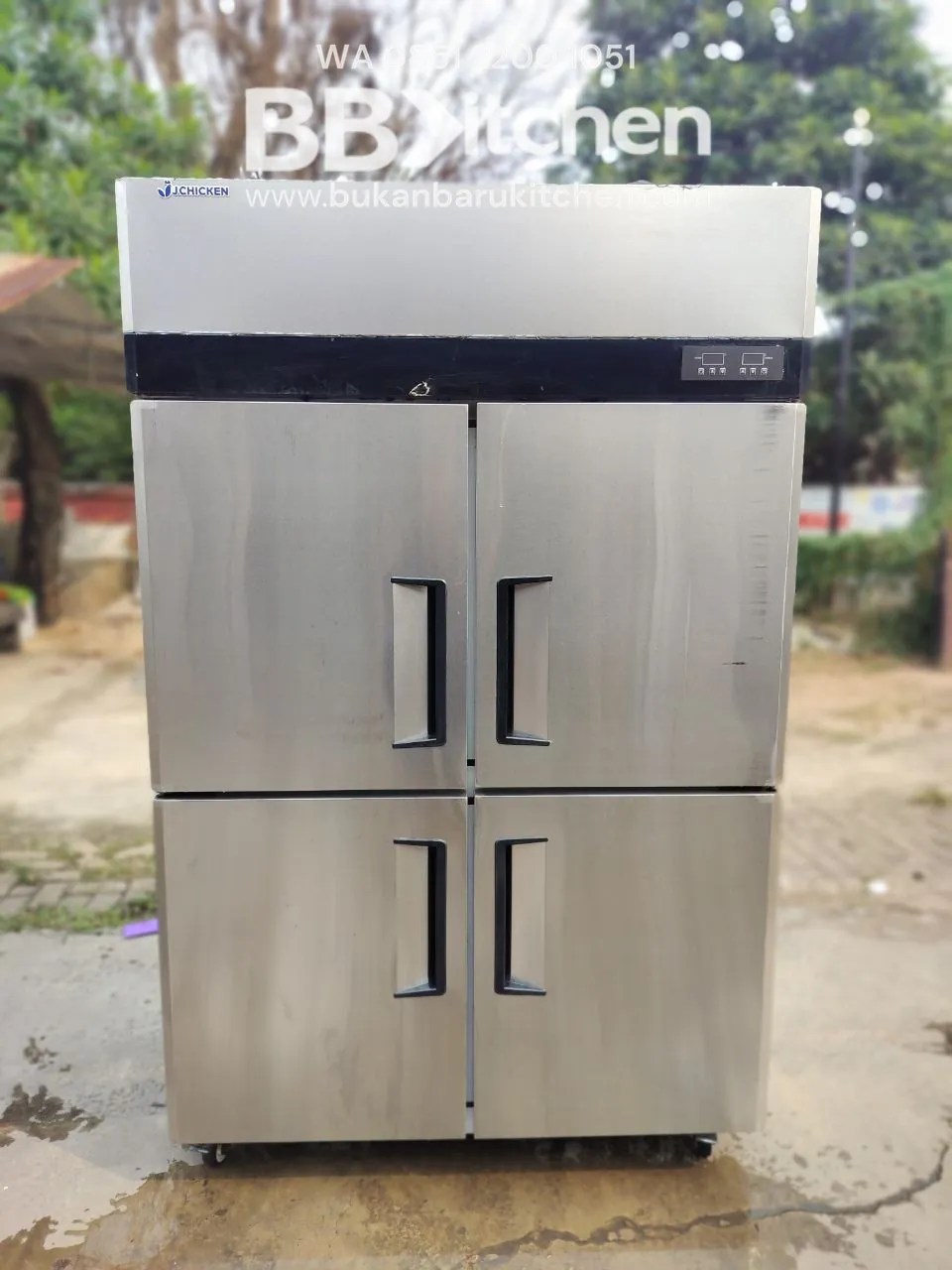 Freezer Upright 4 Pintu Jchicken Model CFD-40N4(HB) Kapasitas 960L