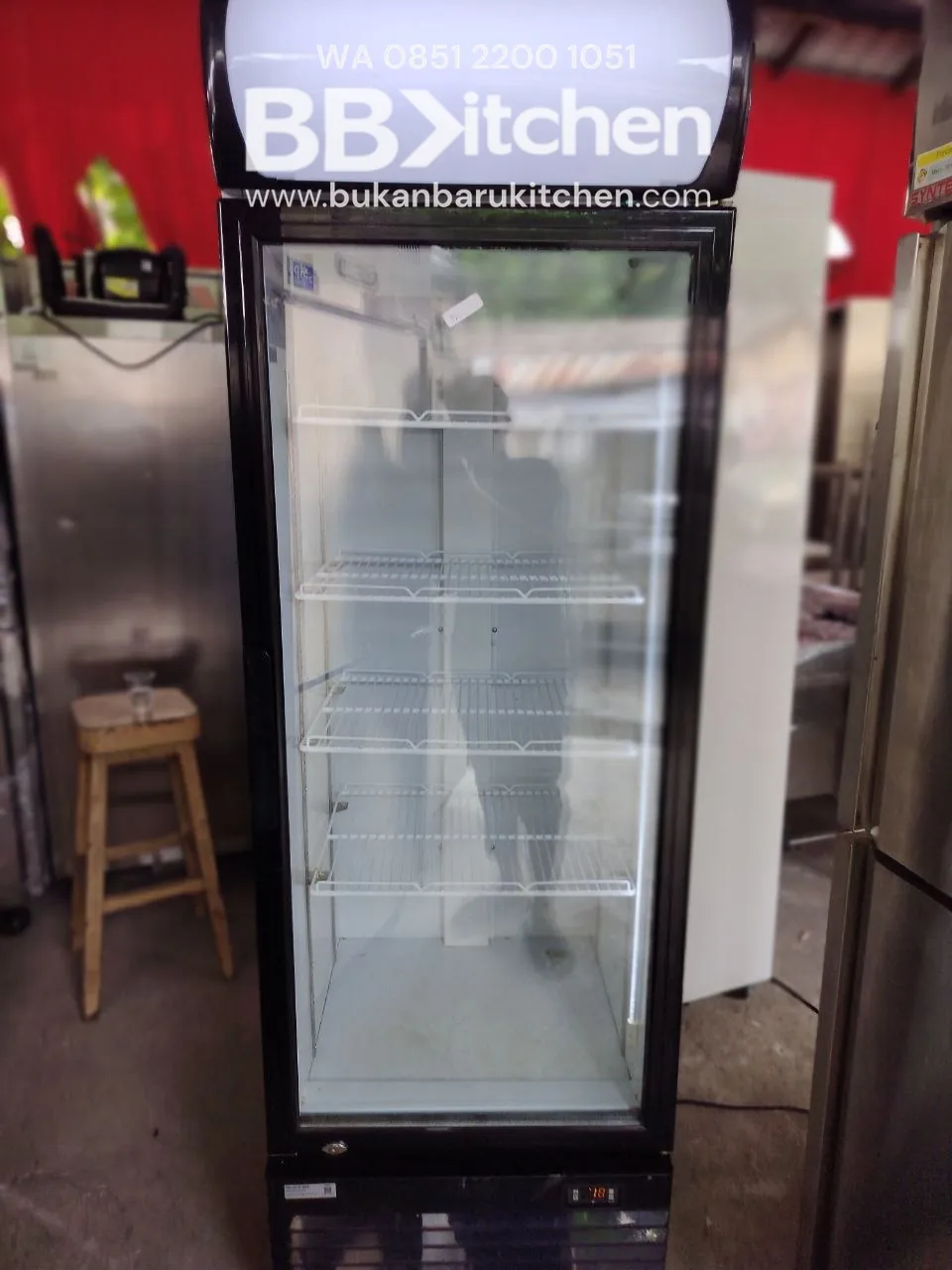 Showcase Starcool Kapasitas 370 L Model UF-400B