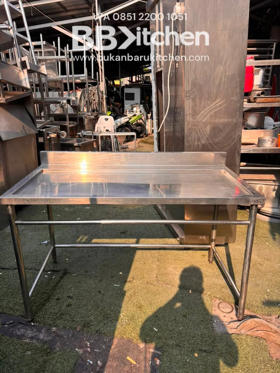 Meja Prepare Stainless 140x75x85 untuk Resto dan Katering